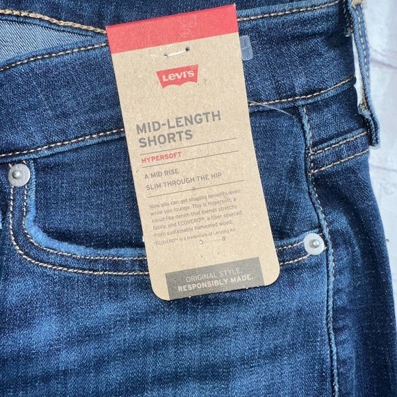 NWT Women’s 20W Levi’s Mid Length Hypersoft Denim Shorts - Picture 4 of 8